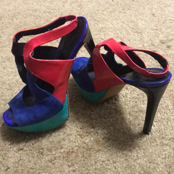 Color block heels - Picture 2 of 3